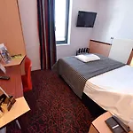 Kyriad Hotel Dijon Centre Gare מלון