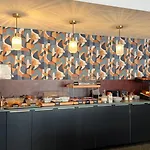 Kyriad Hotel Dijon Centre Gare מלון