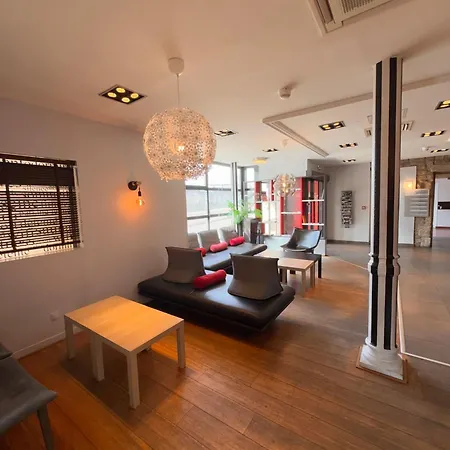 Hotel Kyriad Gare 3*