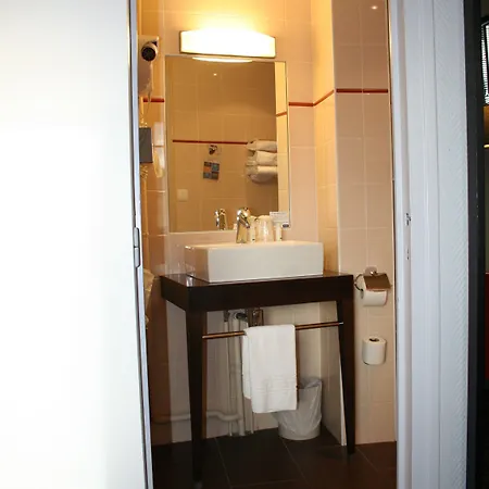 Kyriad Gare 3* Dijon