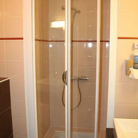 Otel Kyriad Centre Gare 3*