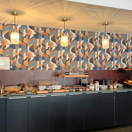 Kyriad Gare Hotel