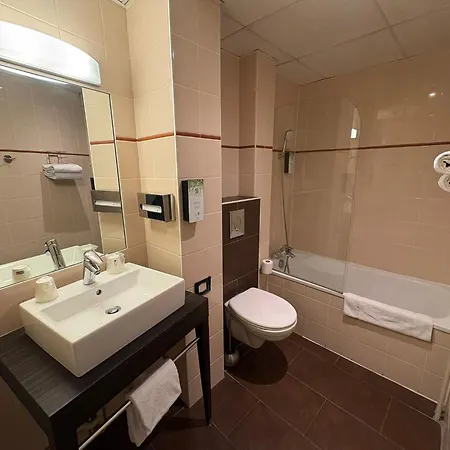 Kyriad Gare Hotell Dijon