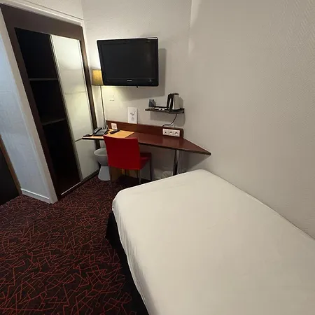 Hotel Kyriad Gare 3*
