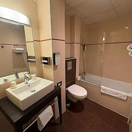 Hotel Kyriad Centre Gare 3*