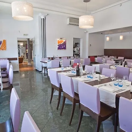 Kyriad Centre Gare Hotel 3*
