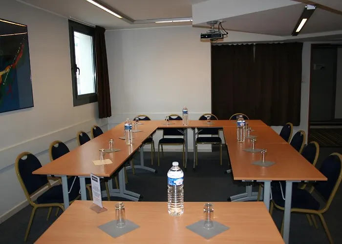 基里亚德迪容车站酒店 第戎