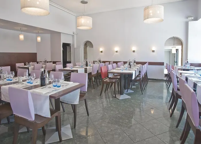 Hotell Kyriad Gare 3*