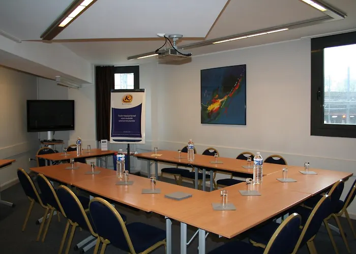 Hotell Kyriad Gare Dijon