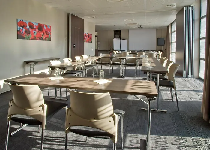 基里亚德迪容车站酒店 3* 第戎