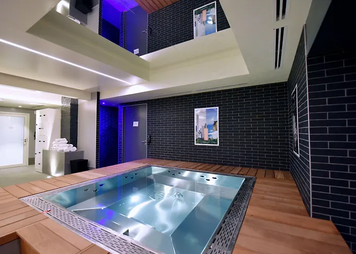 Hotel Kyriad Gare 3*