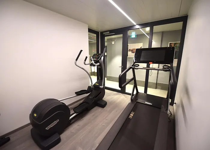 Kyriad Gare Hotel 3*