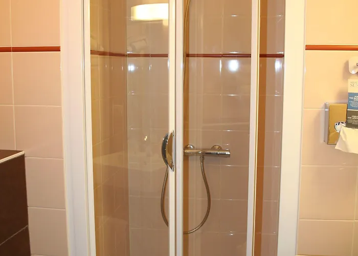 Hotel Kyriad Gare 3*