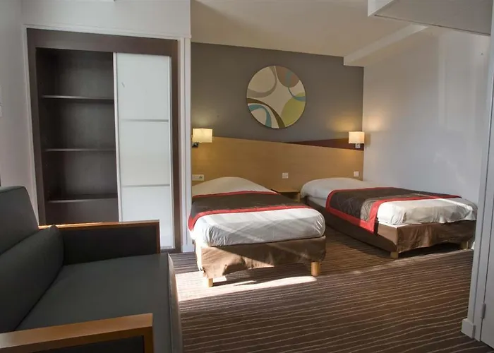 基里亚德迪容车站酒店 3* 第戎